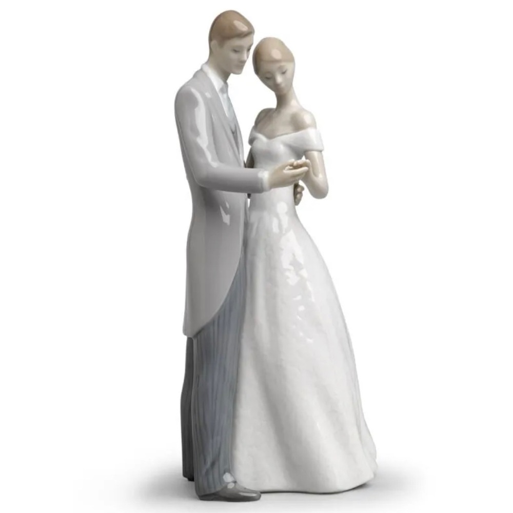 Lladro Wedding Couple Figurine